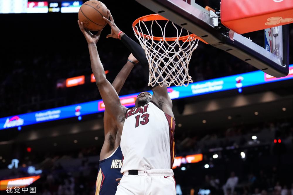 和其他球员 和其他球员